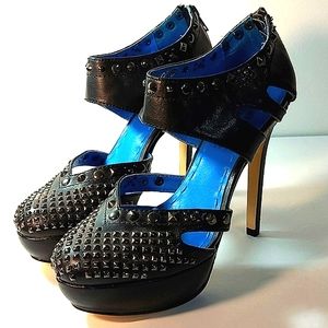 New in Box Fearless Black Studded Platform Shoes, Size 8.5
